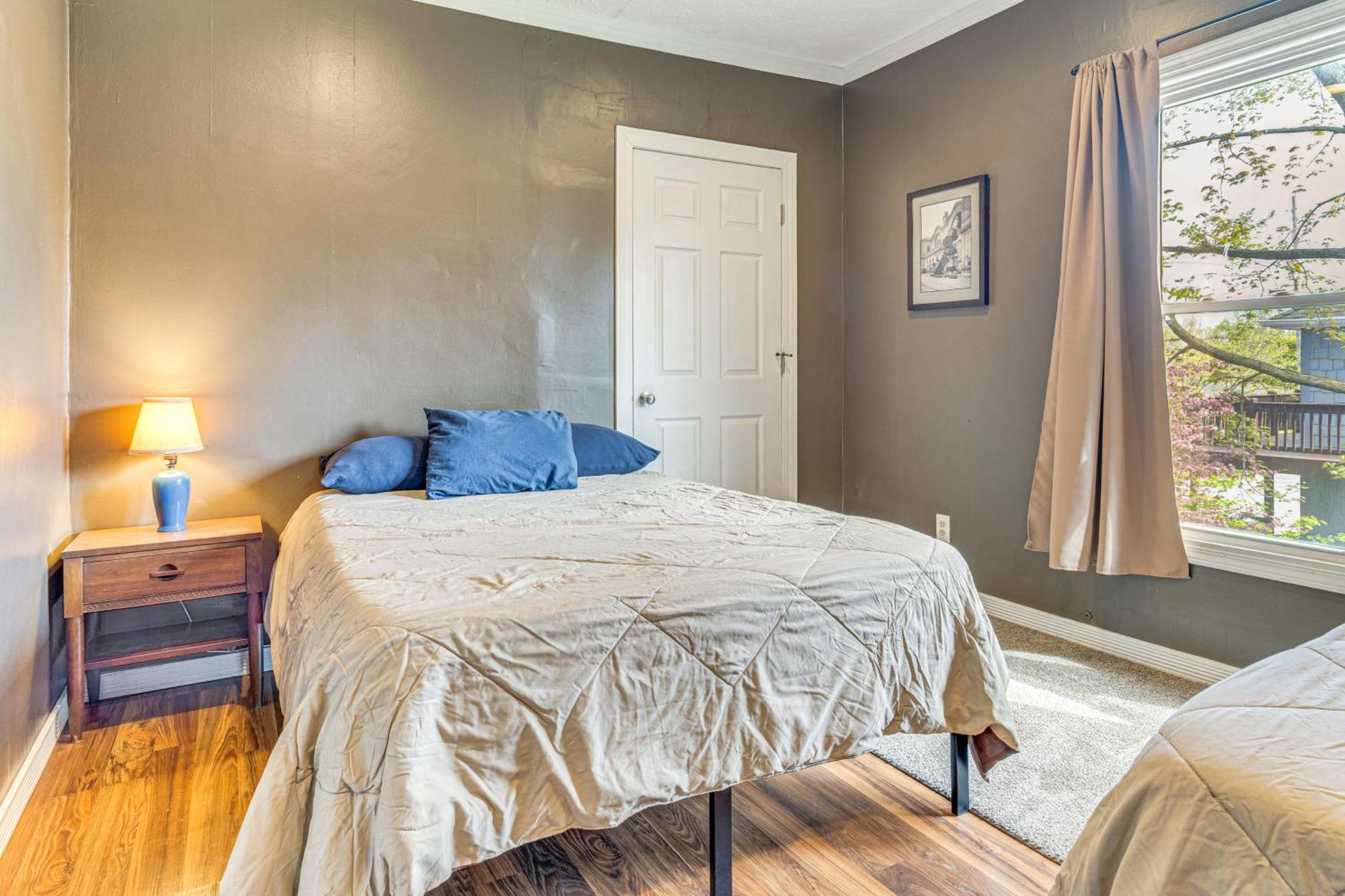 The Junction Victorian Home In Quaint Fortville! Bagian luar foto